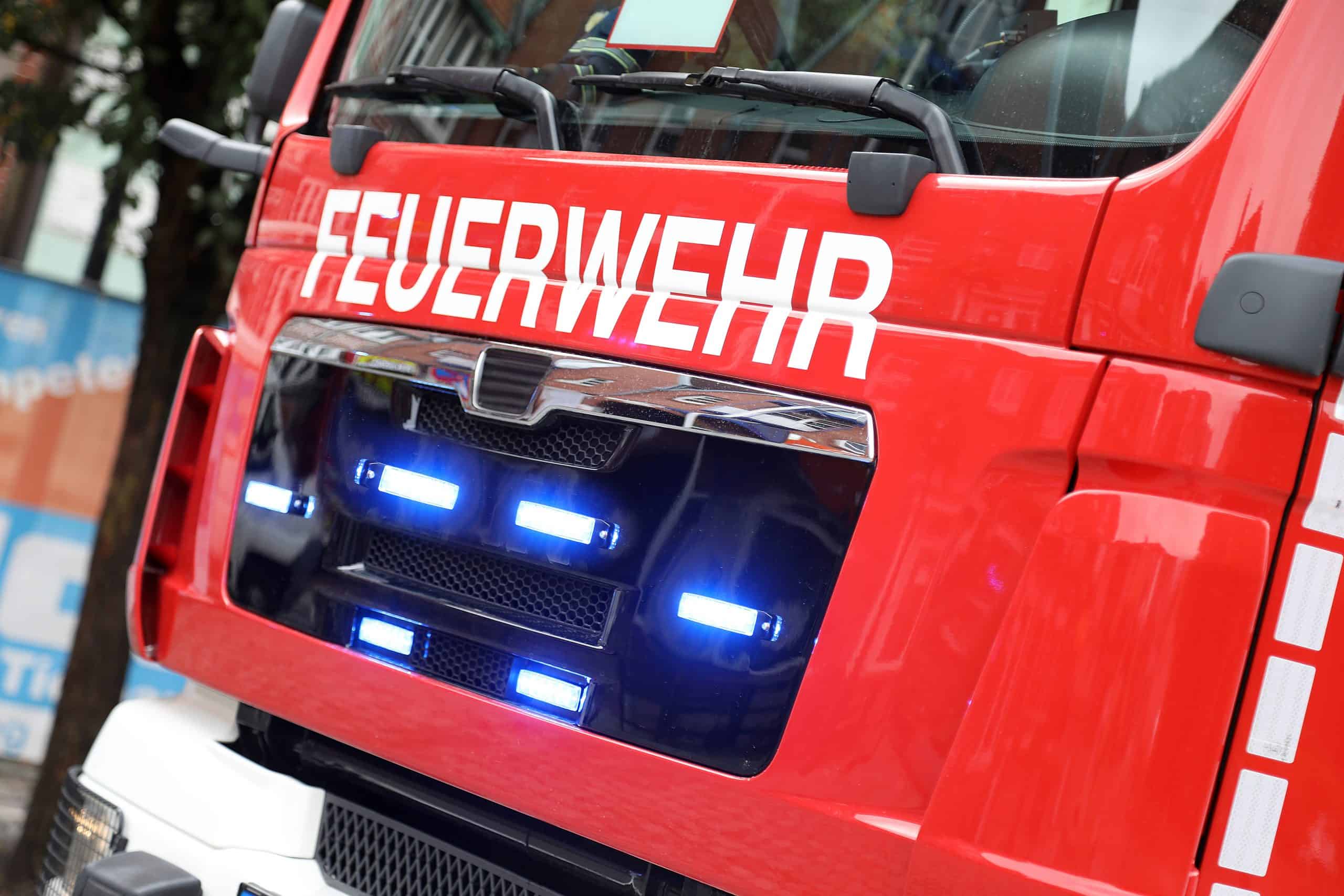 shutterstock_1842755839_feuerwehr-scaled
