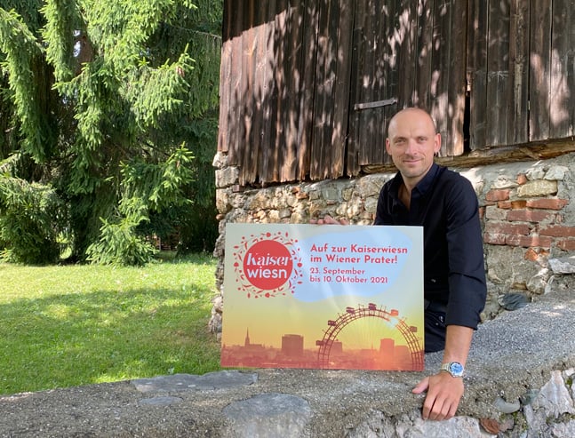 Thomas Waldner mit Kaiserwiesn-Sujet