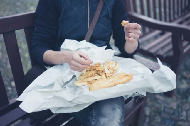shutterstock_419320582_fish-chips-e1654787602944
