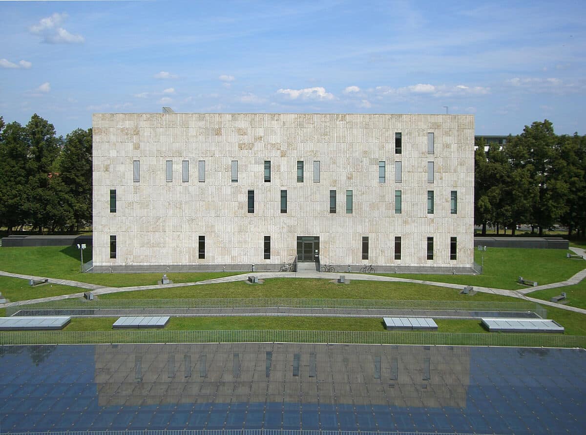 csm_Aussenaufnahme_der_SLUB_Dresden_23fe28ed3b