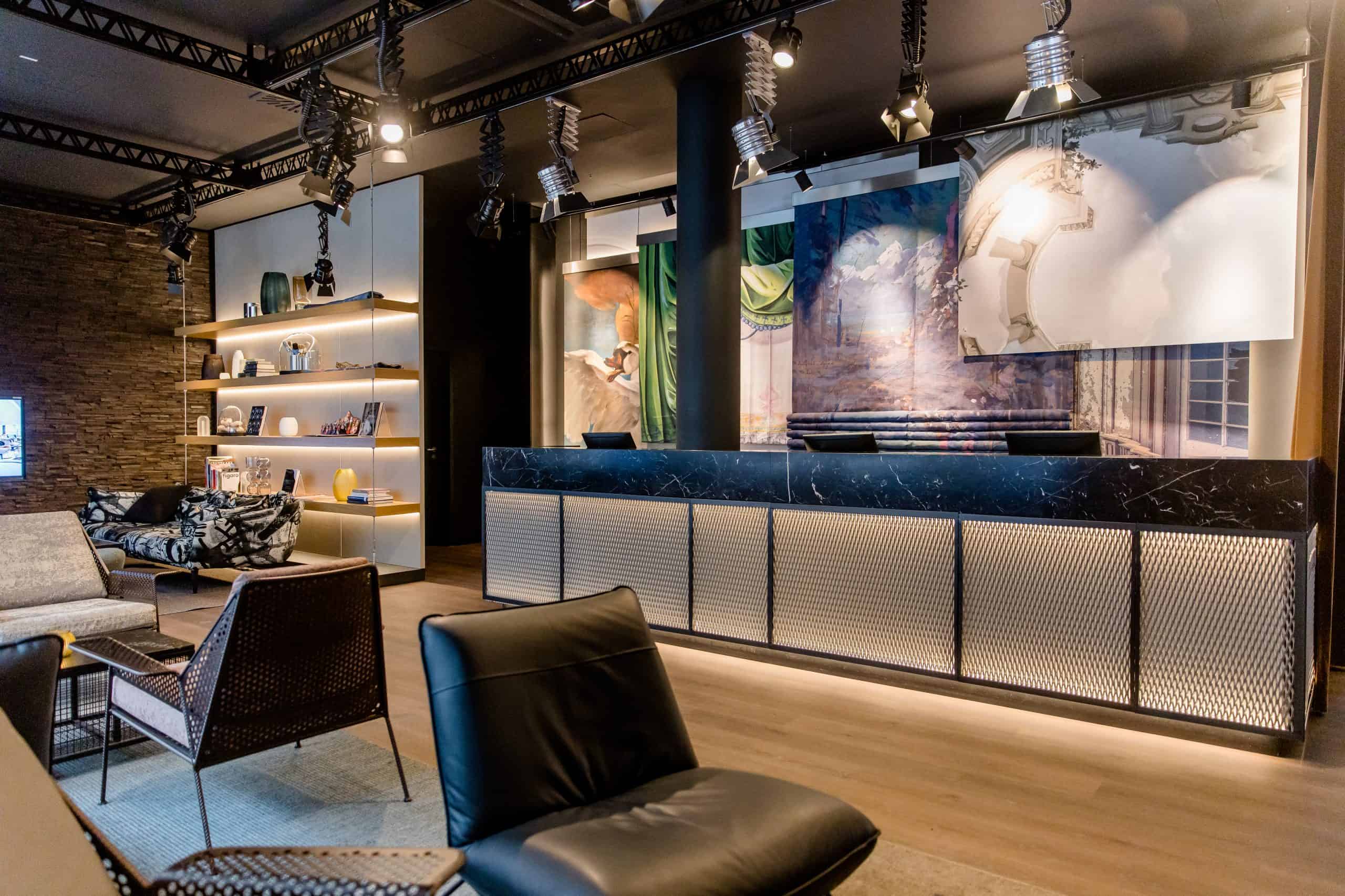 03-Reception-14-151222_MotelOne-StuttgartMitte-7237-scaled