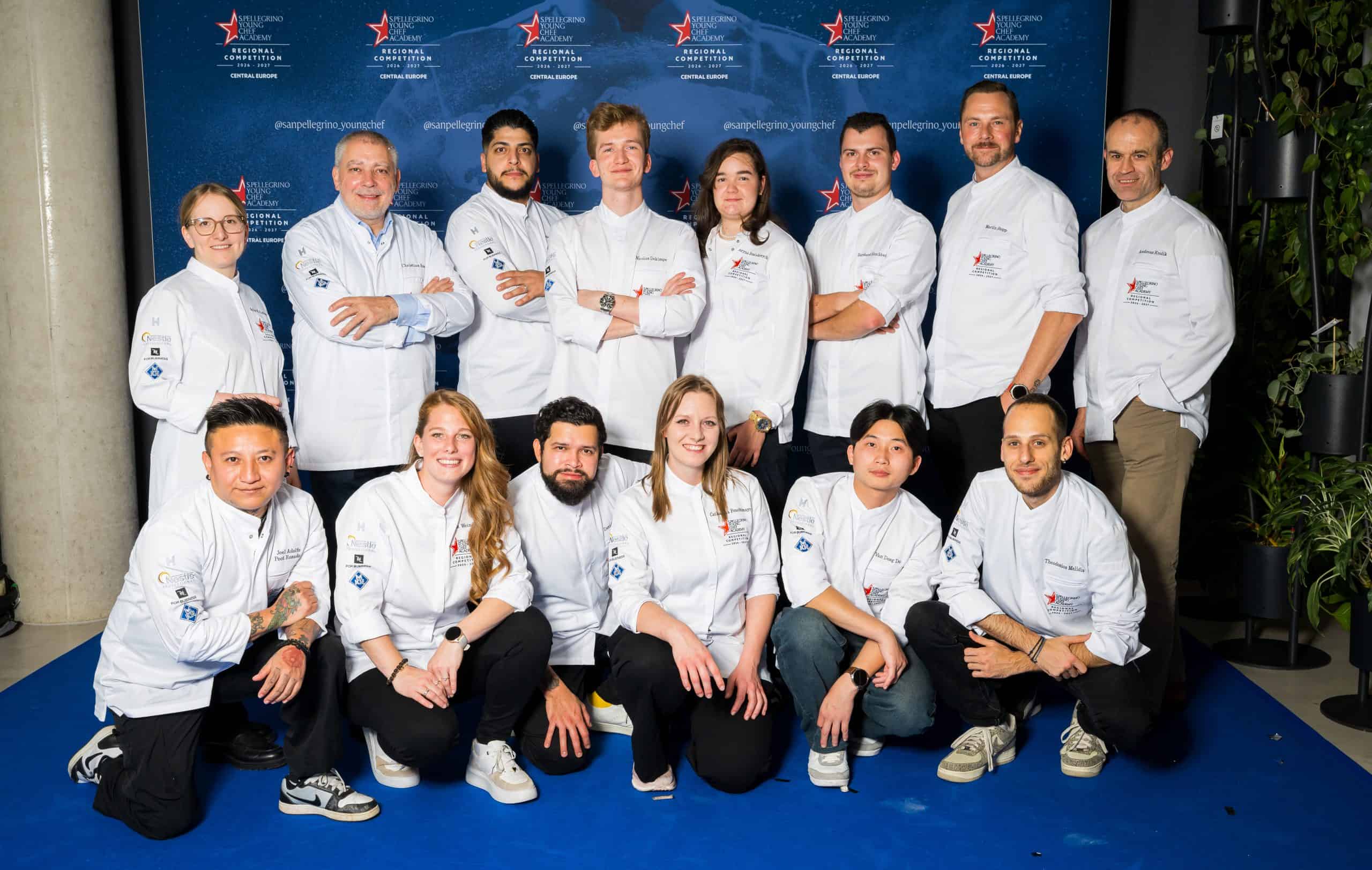 Gruppenfoto der Teilnehmer der S.Pellegrino Young Chef Academy Competition in Frankfurt.